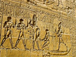 Edfu tempio di Horus la barca solare